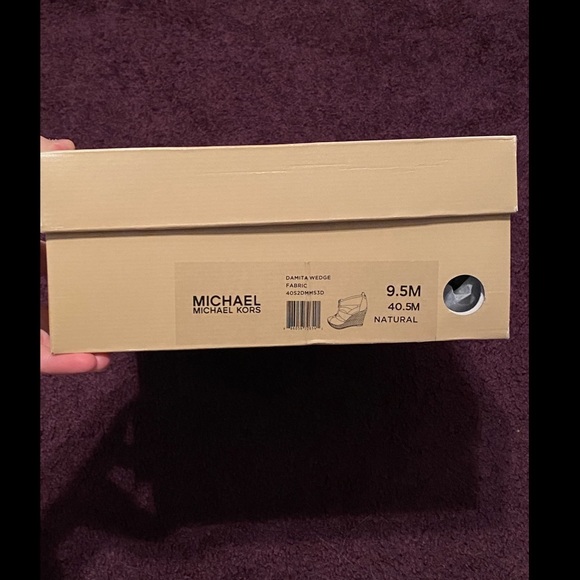 Beige Michael Kors wedge sandals - Picture 5 of 7